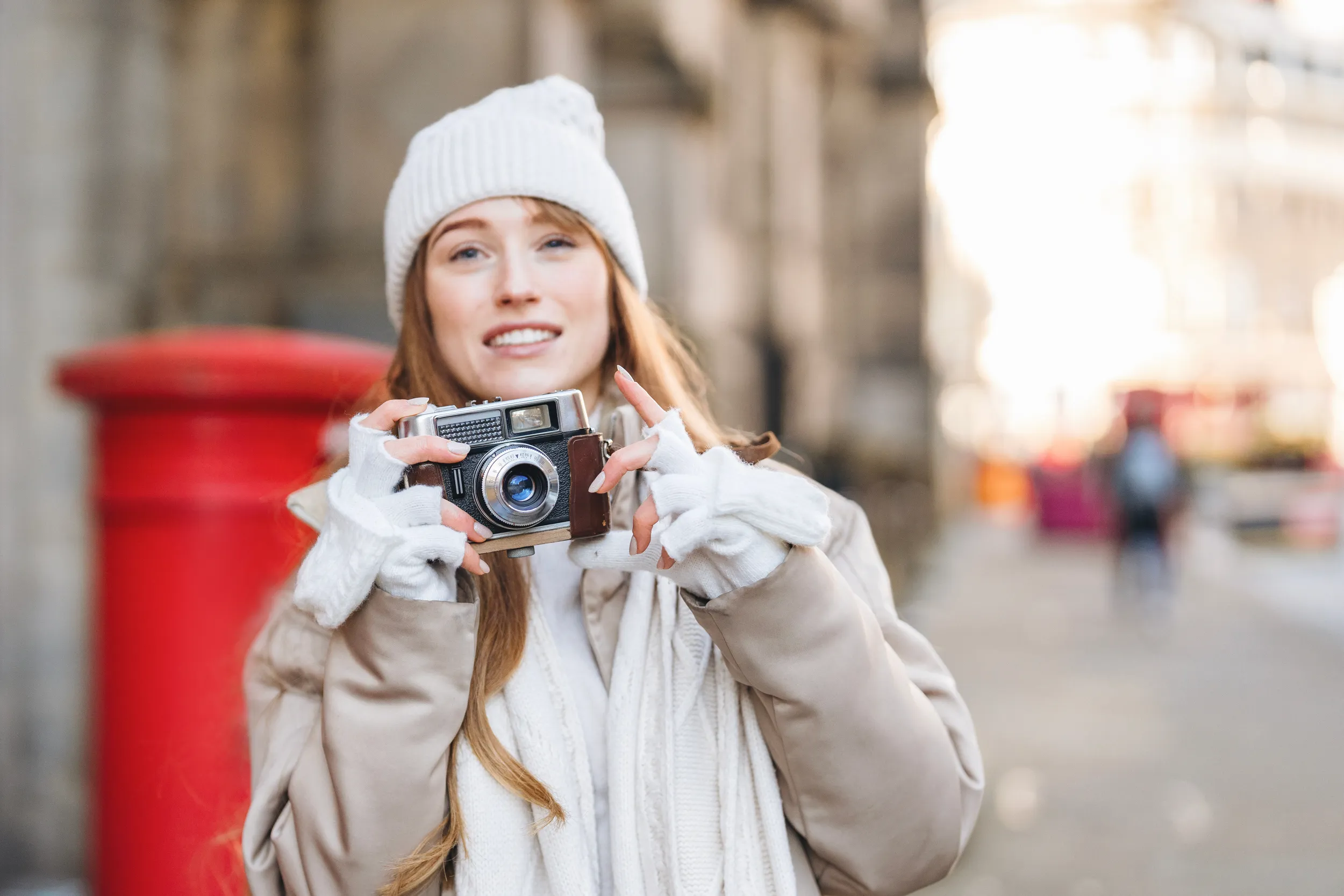 Frau macht Streetfotografien